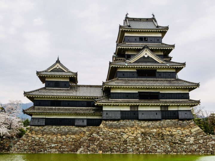 Japońskie zamki – 国宝 松本城 czyli Skarb Narodowy Zamek Matsumoto