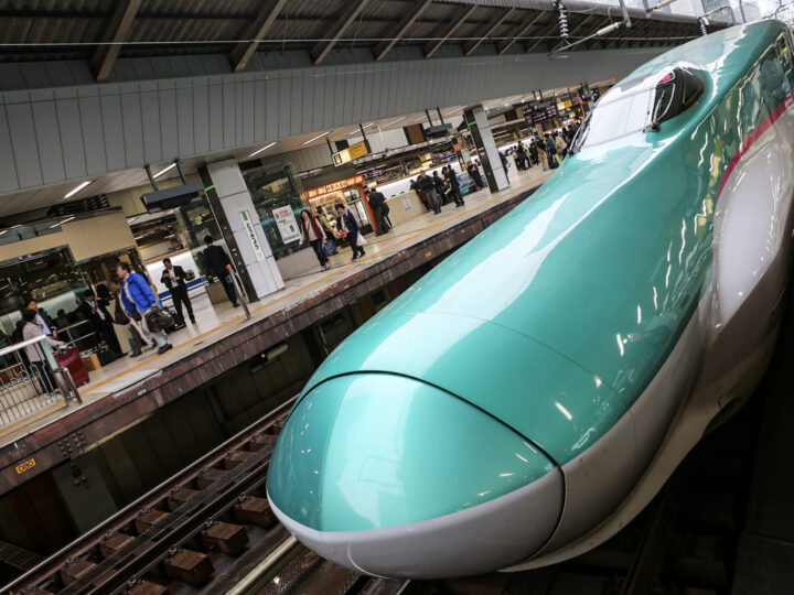 Shinkansen to Japonia. Japonia to Shinkansen. Japońskie cudo kolejowe